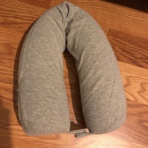 Dot&dot travel pillow. Brand new